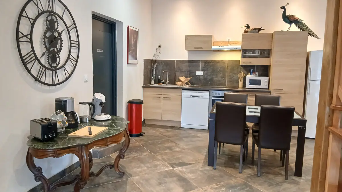 Cuisine à l'intérieur du gîte de le domaine de la plume