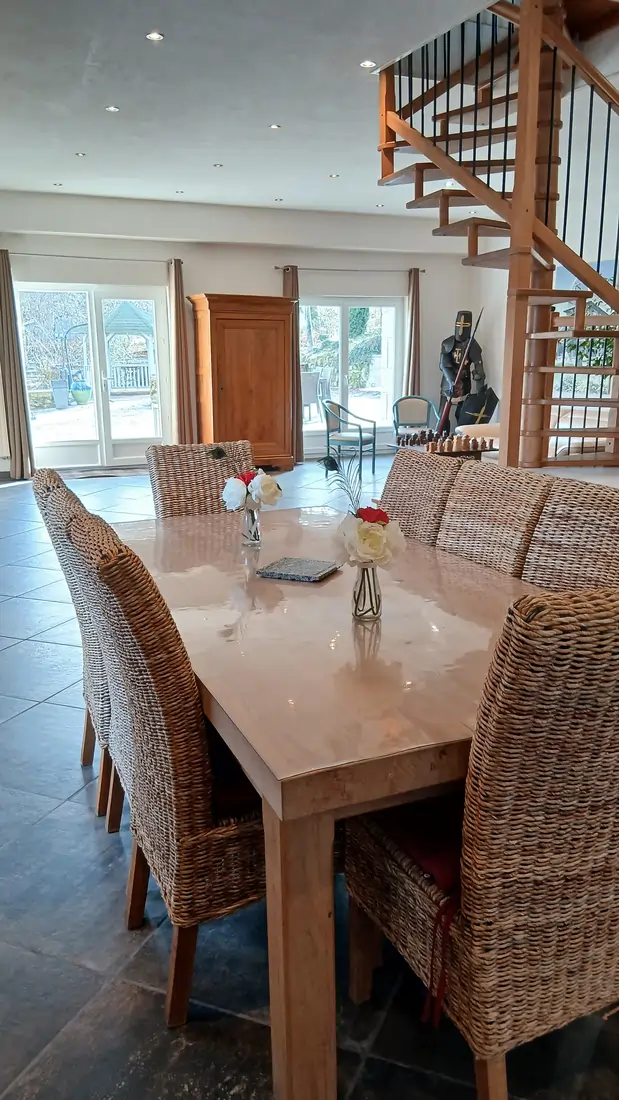 Salle à manger location gite proche lyon domaine la plume