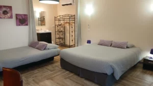 Chambre familiale Giono dans la chambre d'hotes du domaine de la plume