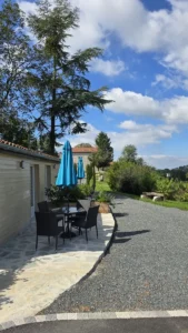 Vue intérieur de la chambre Giono du domaine de la plume